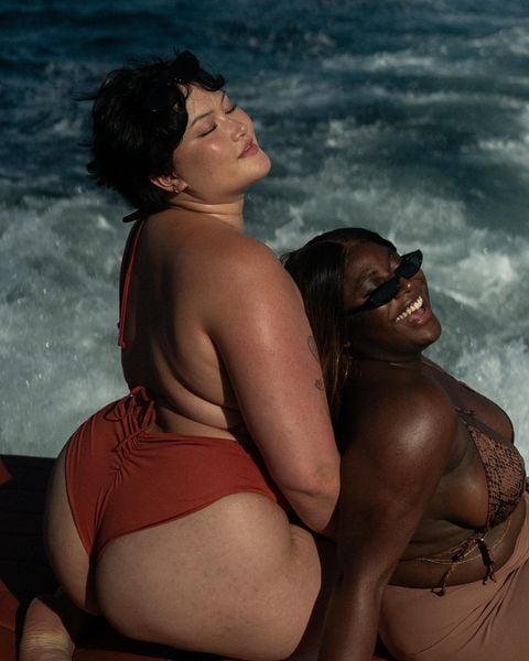 Image of two women wearing a bikini by Londre Bodywear