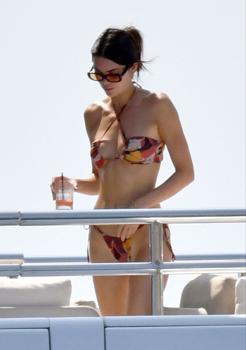 Photo of Kendall Jenner wearing the Caracas bikini by Gonza.