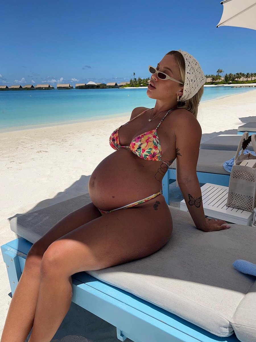 Tammy Hembrow wearing the Santa Cruz bikini by Bareminimale